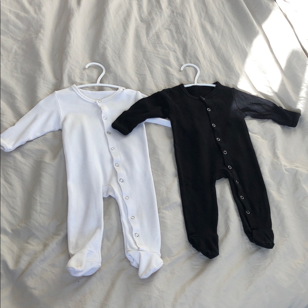Amazon Essentials Black and White Baby Footed One-Piece Pair